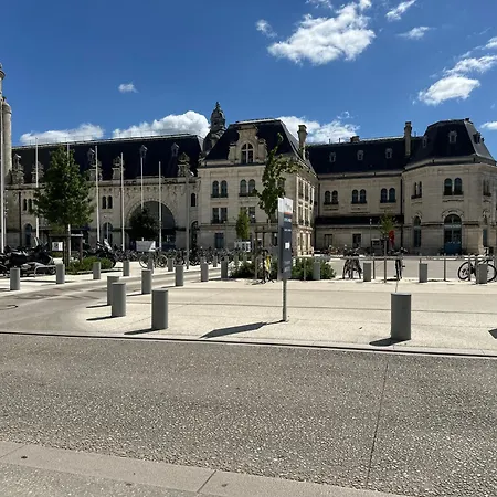 Devant Les Grands Chalutiers