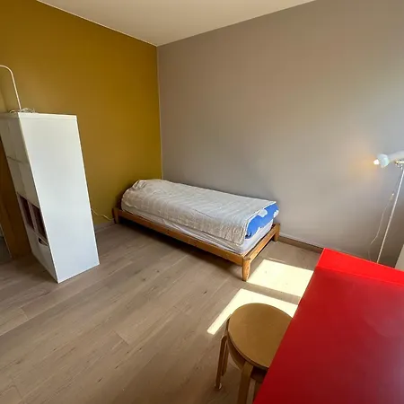 Devant Les Grands Chalutiers アパート