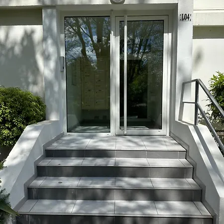 Devant Les Grands Chalutiers