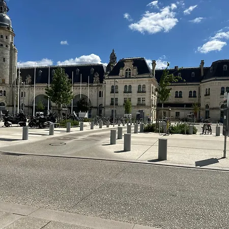 Devant Les Grands Chalutiers Apartment *