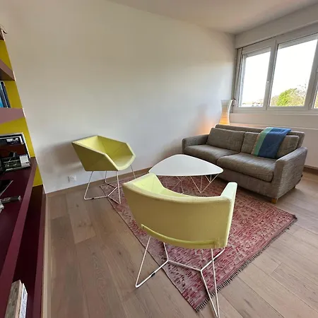 Devant Les Grands Chalutiers