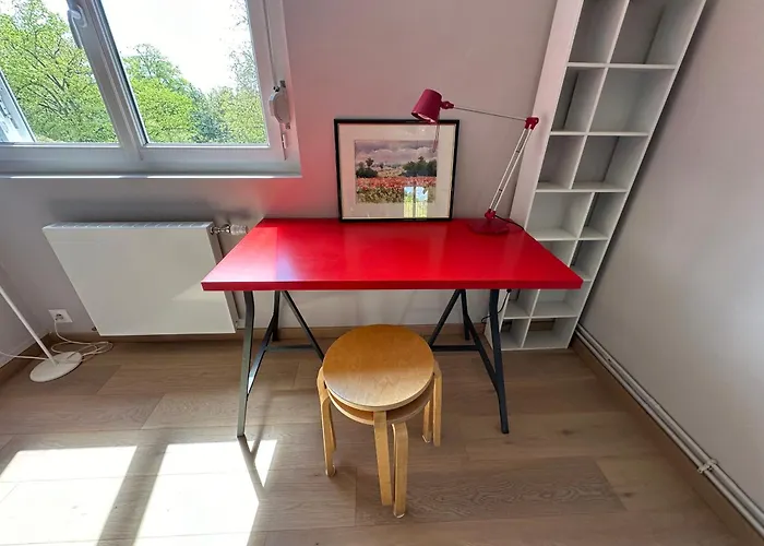 Devant Les Grands Chalutiers * 拉罗歇尔