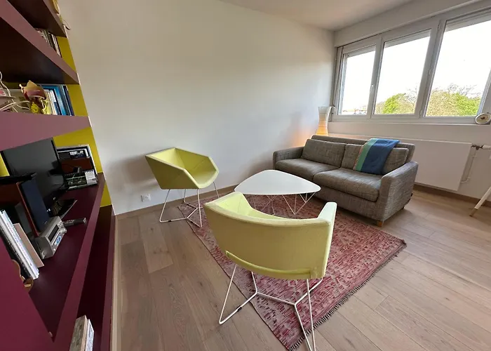 Devant Les Grands Chalutiers